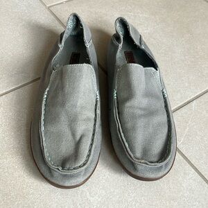 Olukai Nohea Canvas slip ons grey 8.5